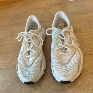 Adidas Sneakers Size 7.5 (fits like 9)